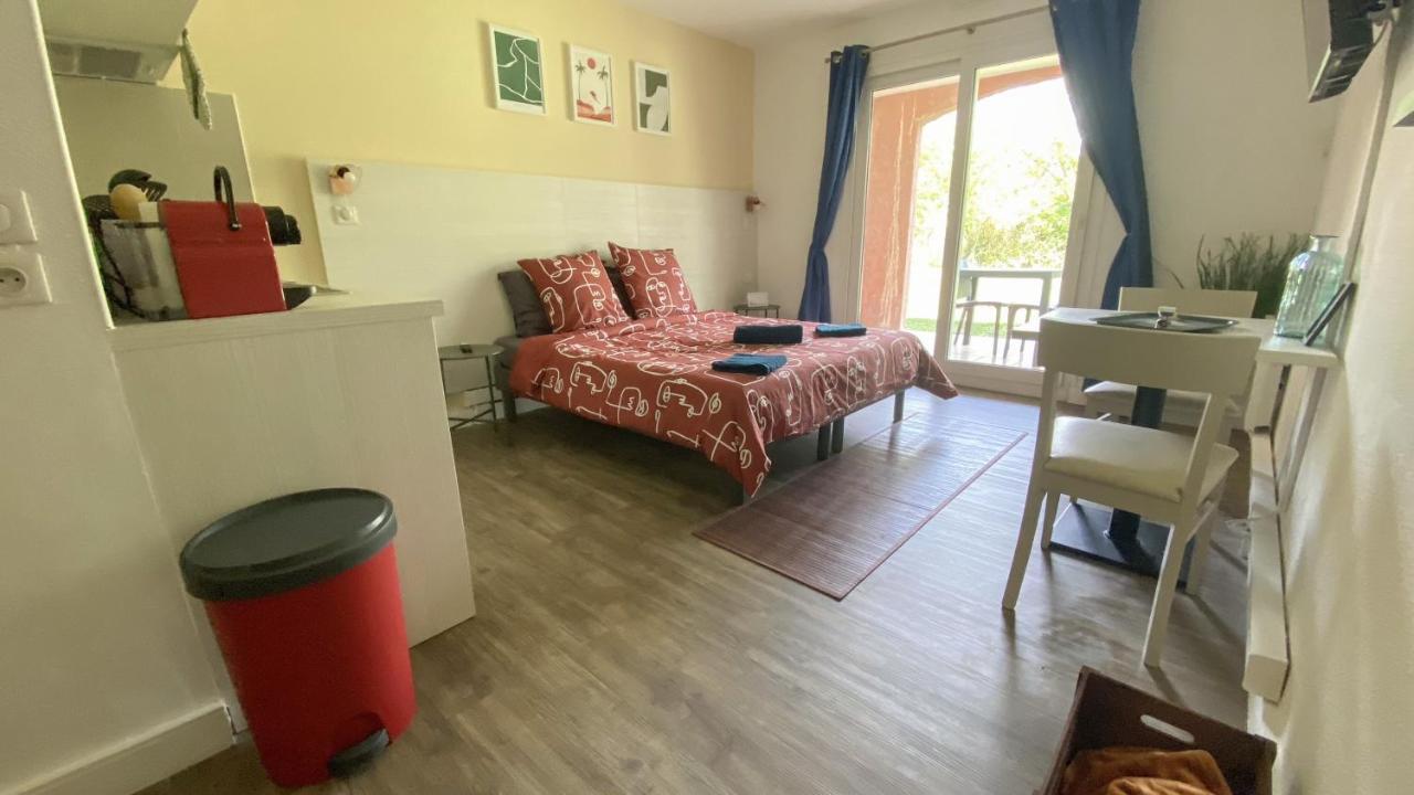 Joli Studio Camargue Lou Rouge Αρλ Εξωτερικό φωτογραφία